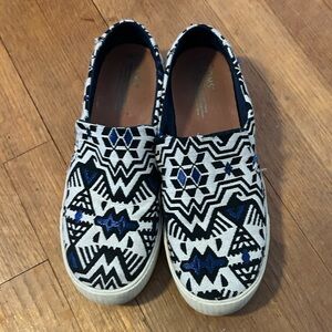 Tom’s Sunset Black and Blue Patterned shoes